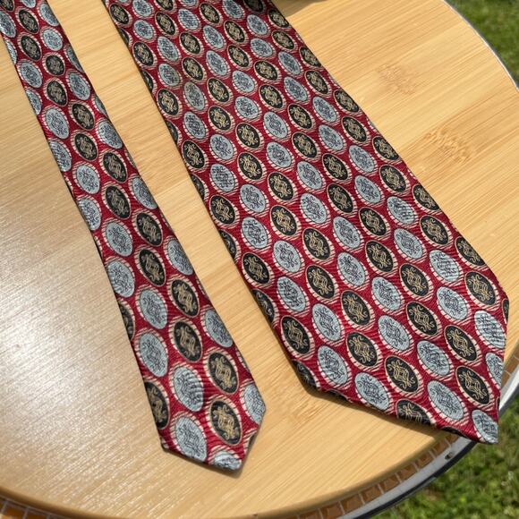 Vintage Salem Red, Silver, Gold Patterned 100% Silk 90s Retro 3.75" x 63" USA - Picture 4 of 6